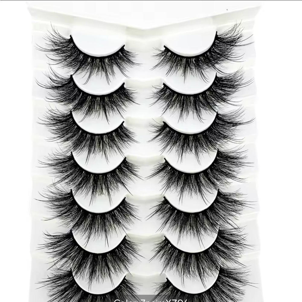 Dramatic Black False Eyelashes